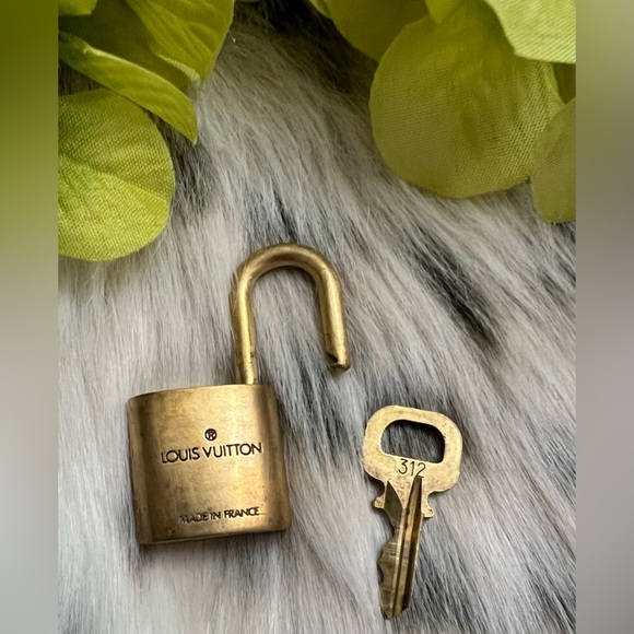 Louis Vuitton Brass Lock & Key #312 - Picture 4 of 6